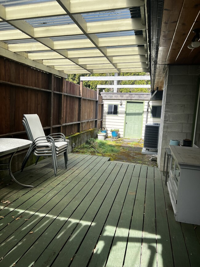 Building Photo - 146 Hawthorn Ln