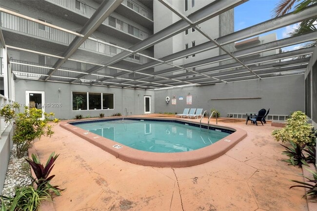 Building Photo - 900 SW 84th Ave