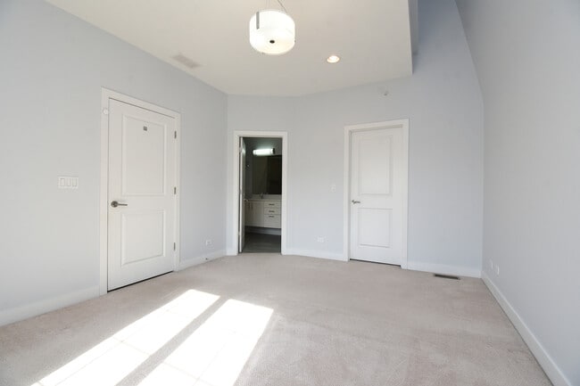 Building Photo - 330 Pennsylvania Way