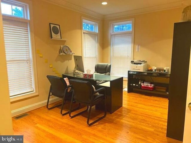 Building Photo - 11018 Shalom Ln