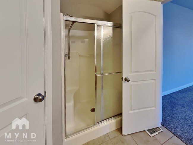 Building Photo - 5622 N 11th Ave