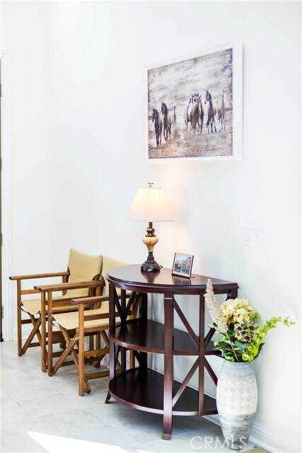 Building Photo - 38 Torosa
