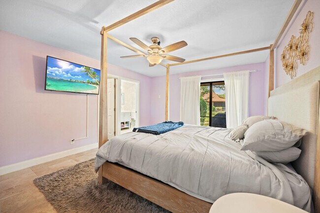 Building Photo - 6187 Laurel Ln