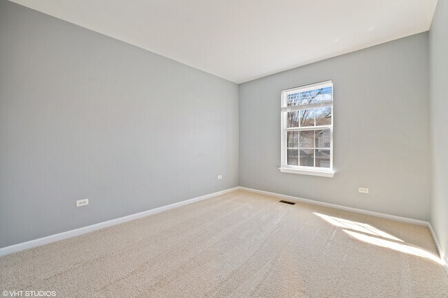 Building Photo - 1706 Buckingham Dr