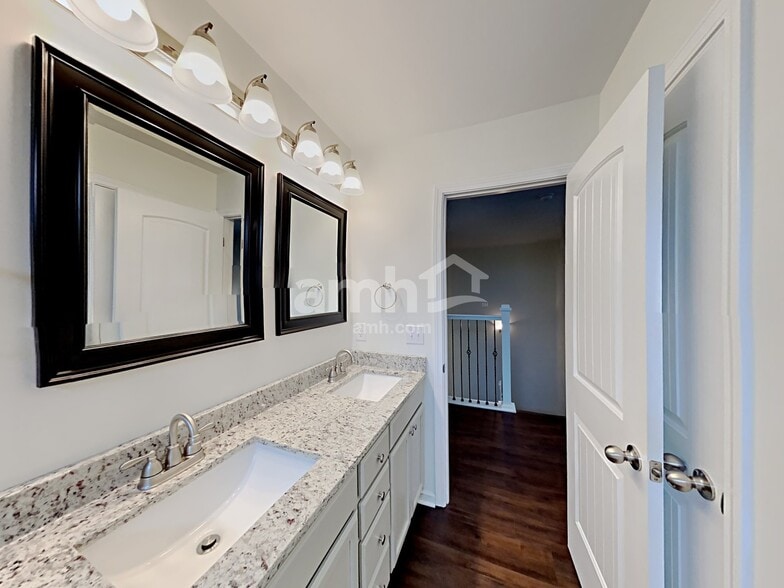 Building Photo - 108 Windyhill St