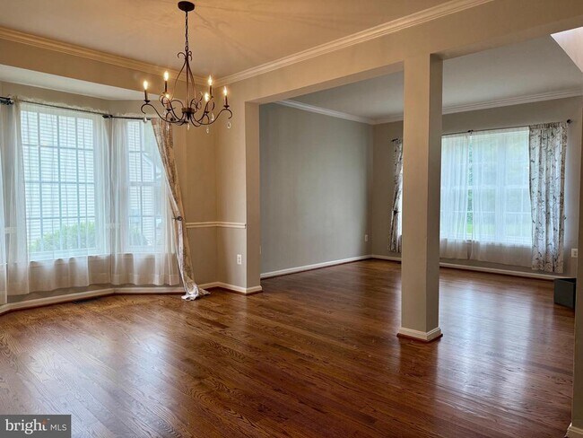 Building Photo - 25558 Dabner Dr