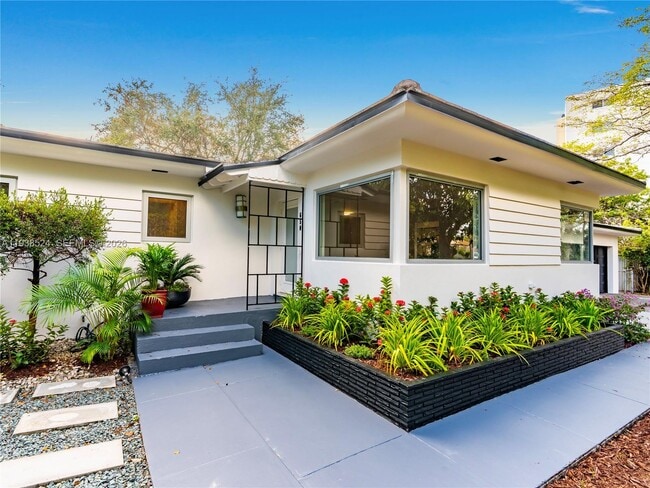 Building Photo - 650 NE 60th St