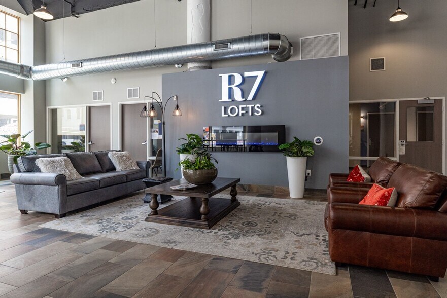 Primary Photo - R7 Lofts