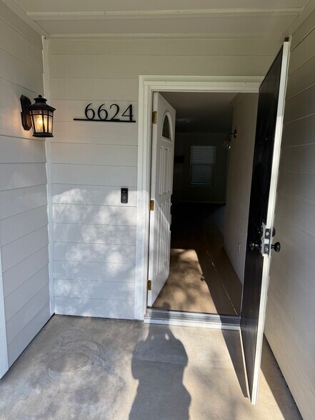 Building Photo - 6624 Trilby Ct
