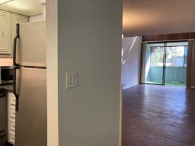 Building Photo - 705 SW 75th St