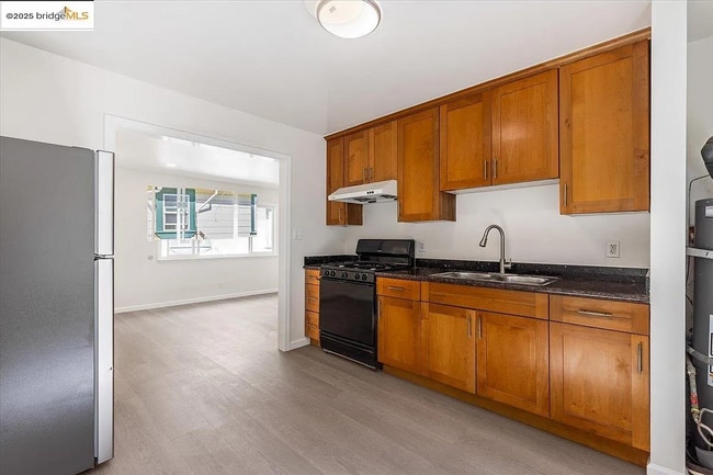 Building Photo - 2846 McGee Ave