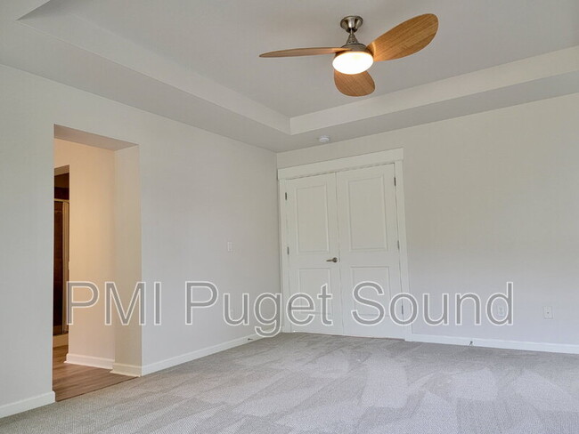 Building Photo - 576 Mount Baker Pl NE