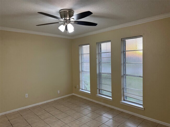 Building Photo - 11511 Misty Glen Ln