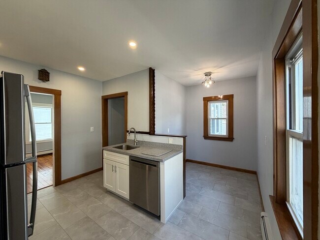 Building Photo - 117 Merrymount Rd