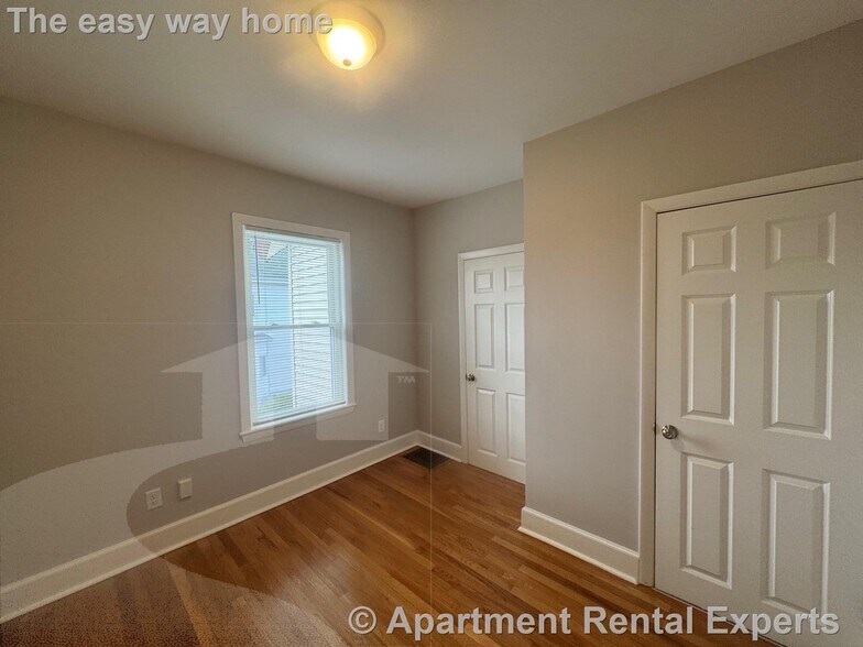 Building Photo - 103 Webster St