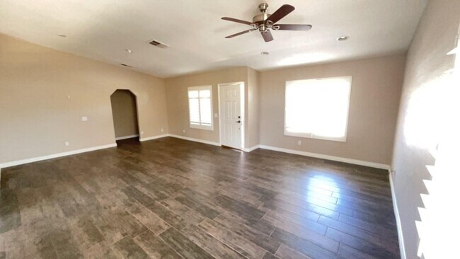 Building Photo - 45450 Deerbrook Cir
