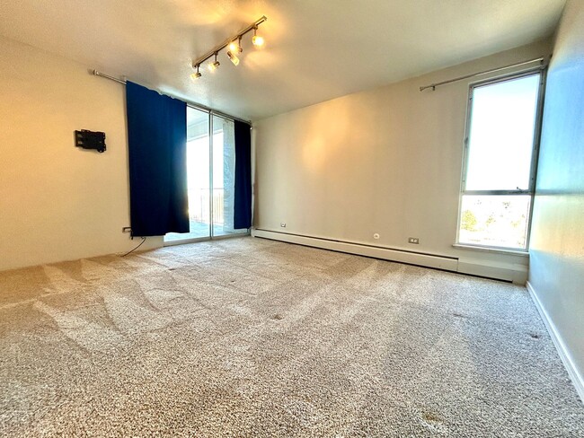 Building Photo - Cozy 1 Bed 1 Bath Condo in Denver Around t...