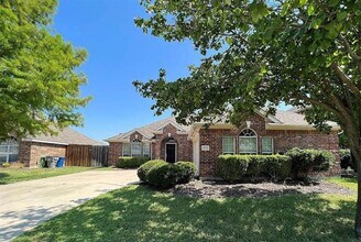 Building Photo - 1418 Kingsley Dr