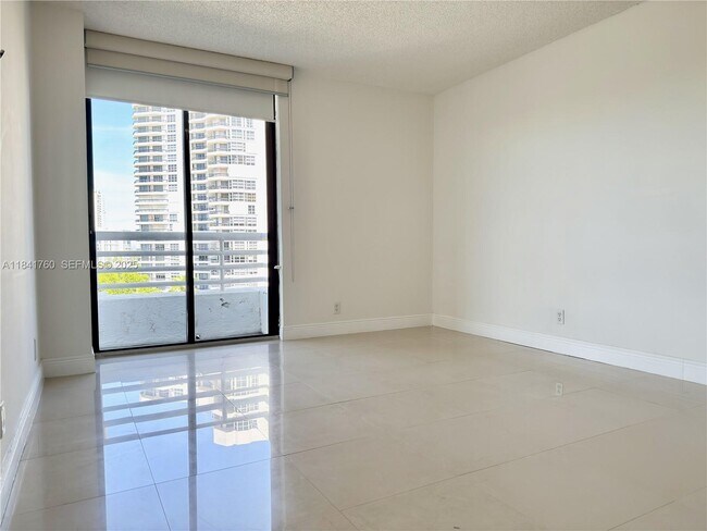 Building Photo - 3300 NE 192 St