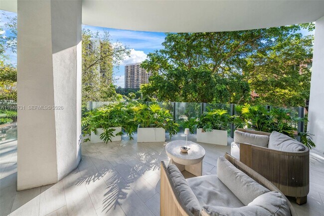 Building Photo - 2831 S Bayshore Dr