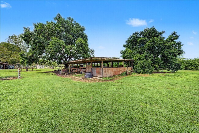 Building Photo - 15365 SW 206th Ave