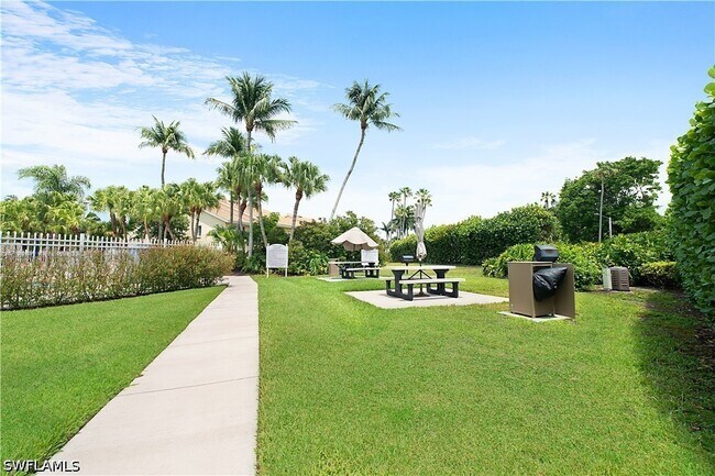 Building Photo - 7791 Esmeralda Way