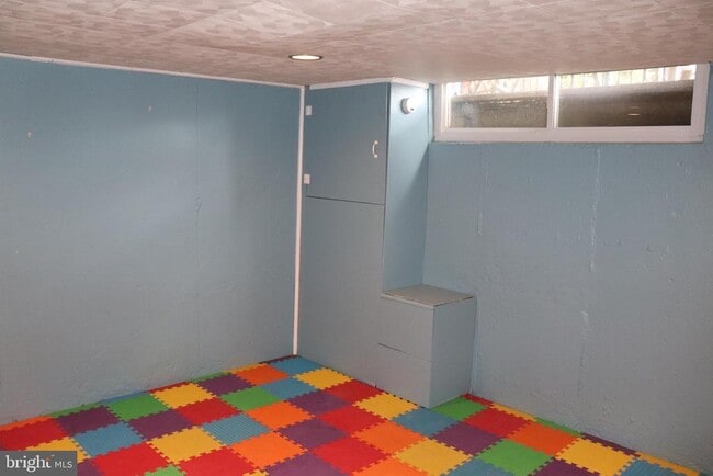 Building Photo - 317 Salaignac St