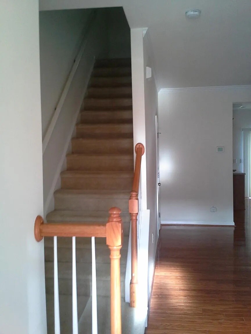Building Photo - Room in Townhome on Hampshire Downs Dr