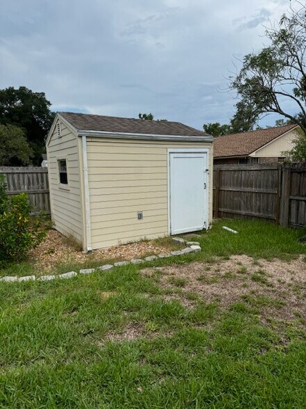 Building Photo - 3455 Remler Dr S