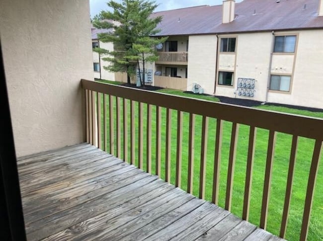 Building Photo - 2283 Hedgerow Road