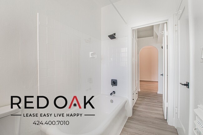 Building Photo - 314 1/4 N Mariposa Ave