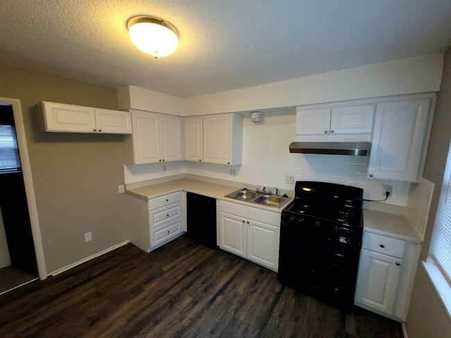 Building Photo - 5036-5038 N Topping Duplex