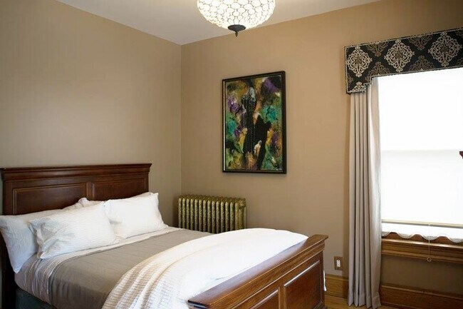 Building Photo - 820 1st St N