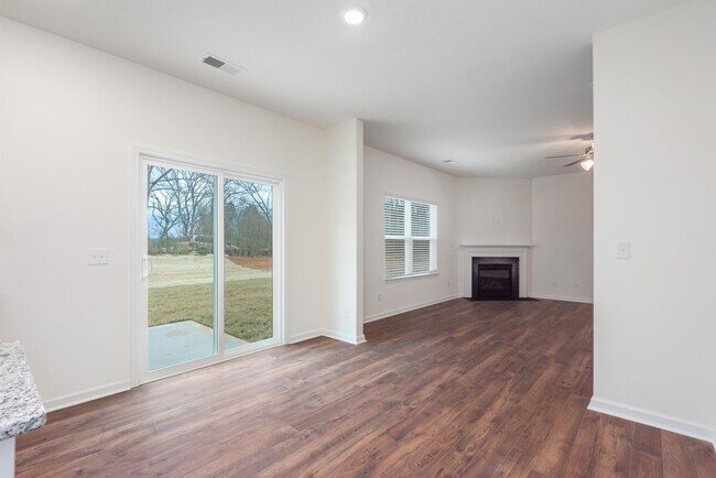 Building Photo - 4734 Willow Bluff Cir