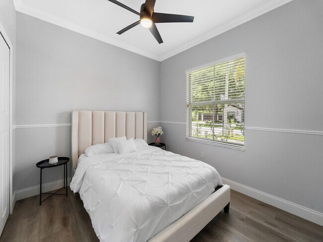 Building Photo - 14815 SW 28 Ln