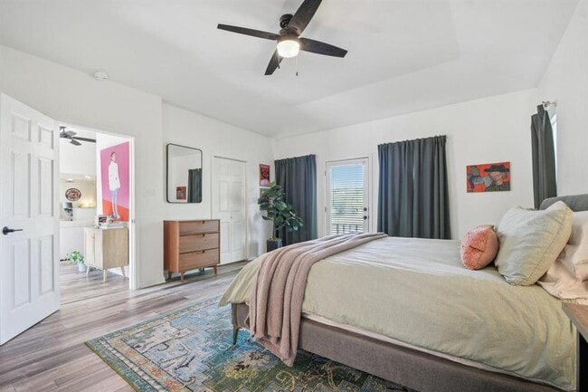 Building Photo - 730 Vanguard St