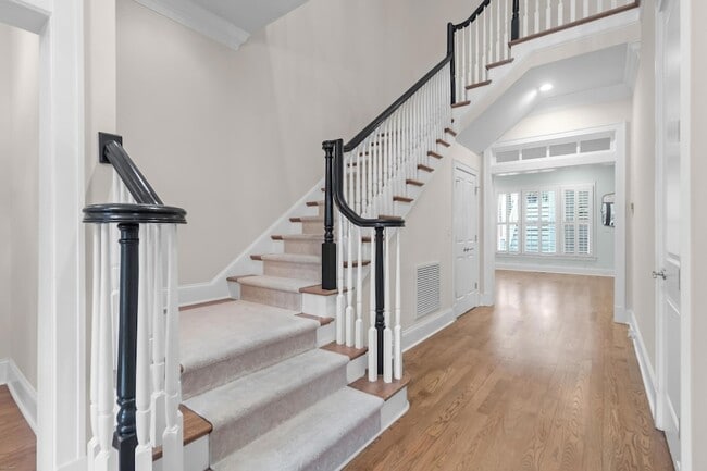 Building Photo - 612 Daggett St