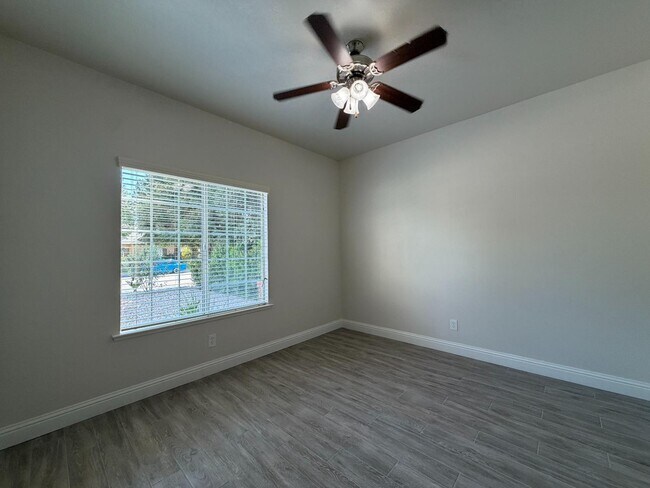 Building Photo - 2128 E St Andrew Dr