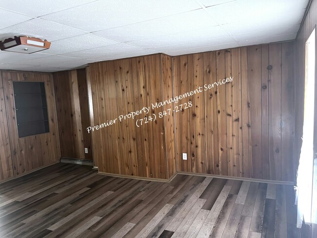 Building Photo - 600 8th St