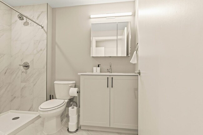 Building Photo - 916 N Delaware Ave