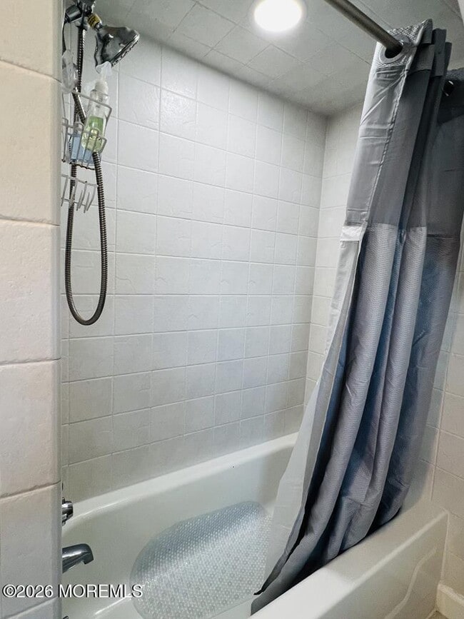 Building Photo - 1704 Boulevard