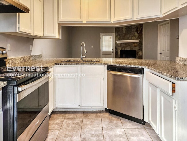 Building Photo - 1942 Cornell Way