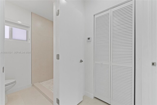 Building Photo - 13185 Emerald Dr