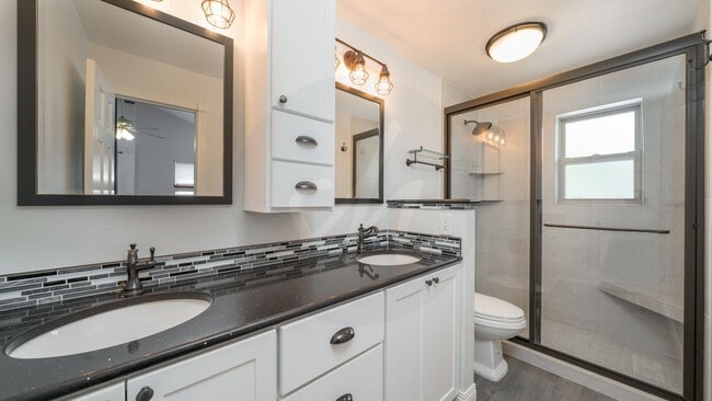 Building Photo - 5 Bedroom 3.5 Bath Home in Discovery @ Rockrimmon