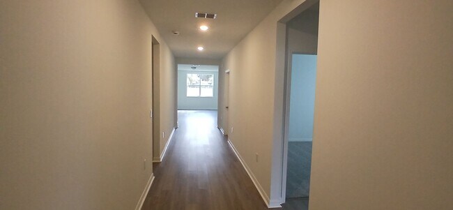 Building Photo - Like New Home in Deer Run at Crosswinds!