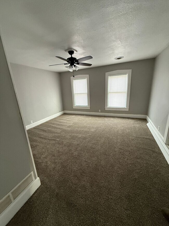 Building Photo - 1322 N Ripley St