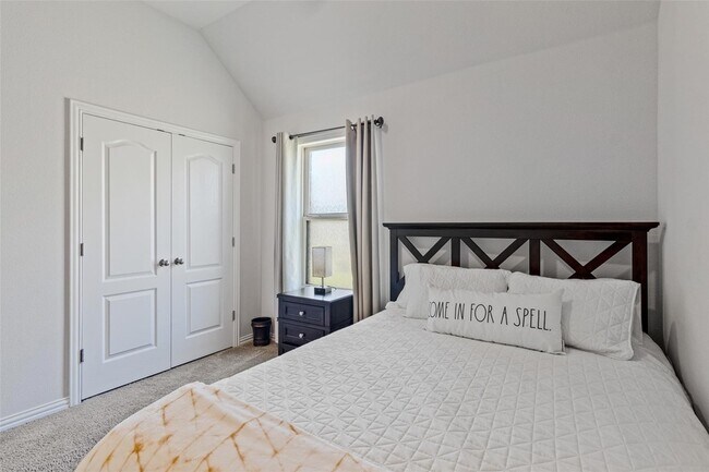 Building Photo - 1124 Diamond Dove Dr