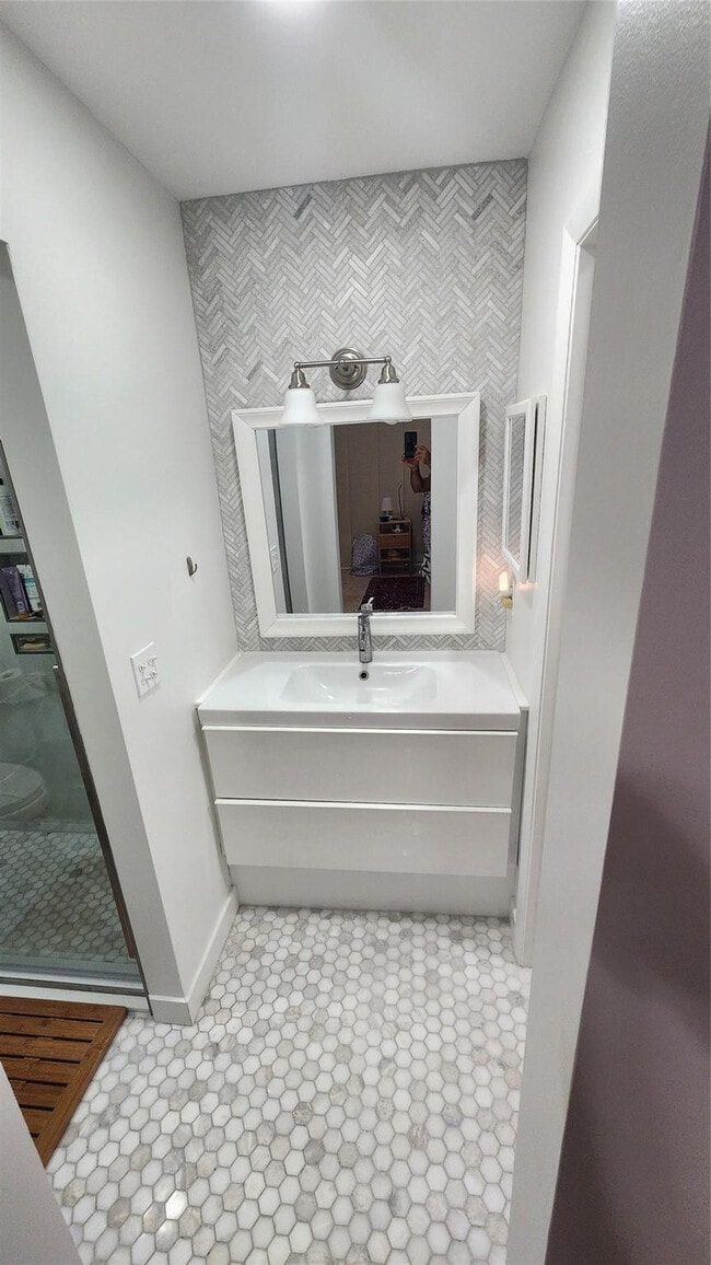 Building Photo - 2111 NW 12th St