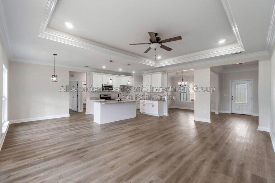 Building Photo - 331 Adams Dr