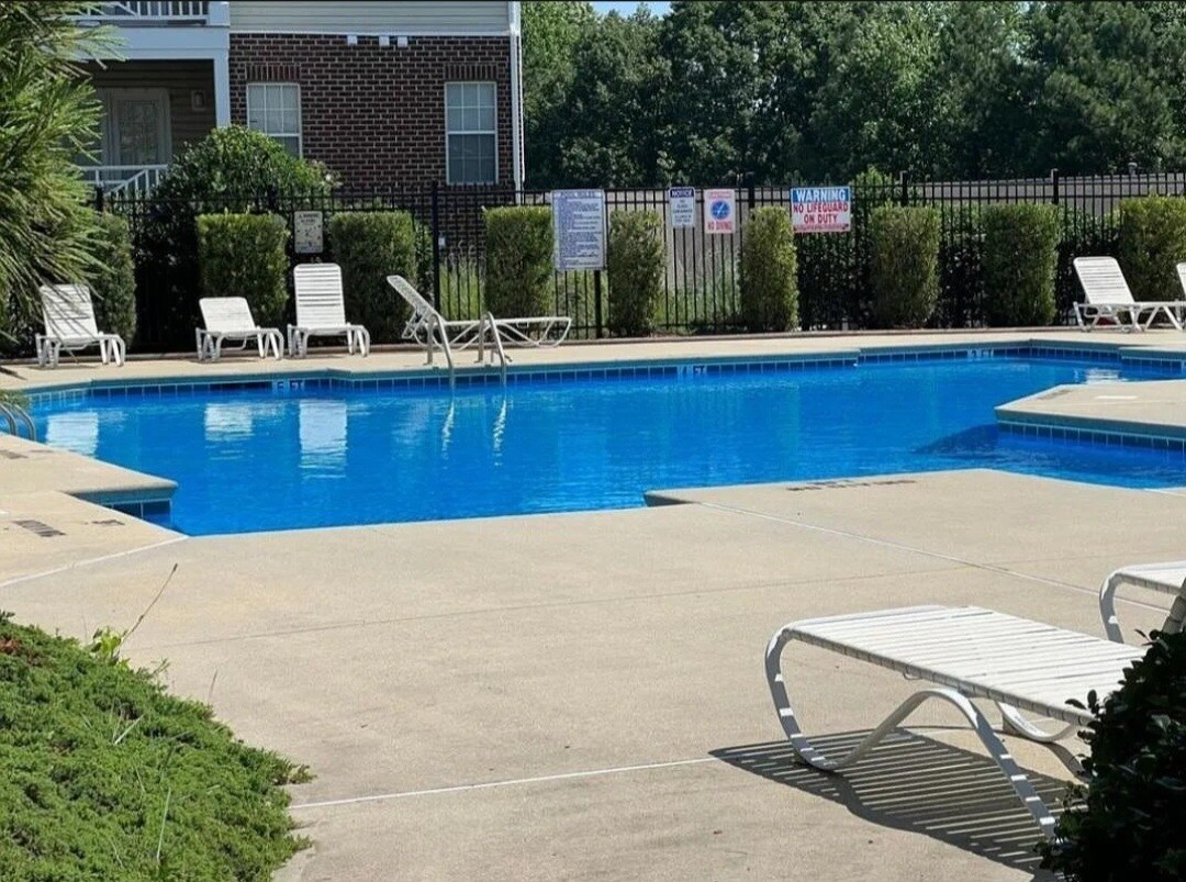 Building Photo - 360 Bubble Creek Ct